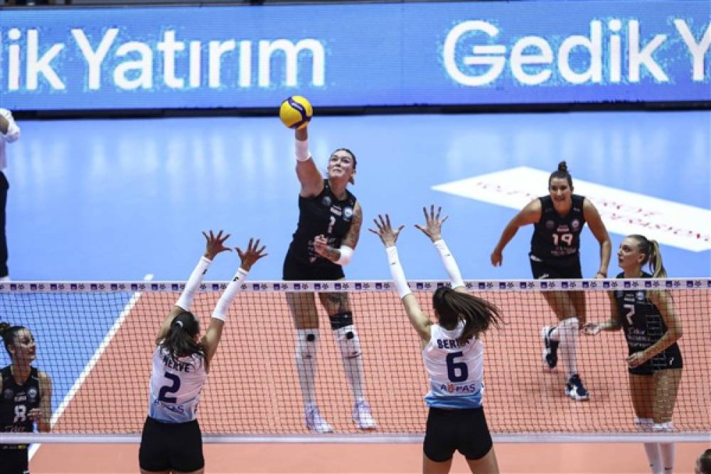 Nilüfer Belediyespor Eker, Kupa Voley'e galibiyetle başladı