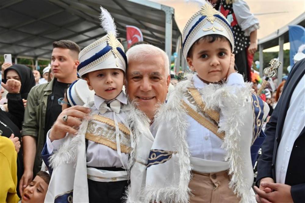 Bursa Büyükşehir Belediyesi yaklaşık bin çocuğu sünnet ettirdi 