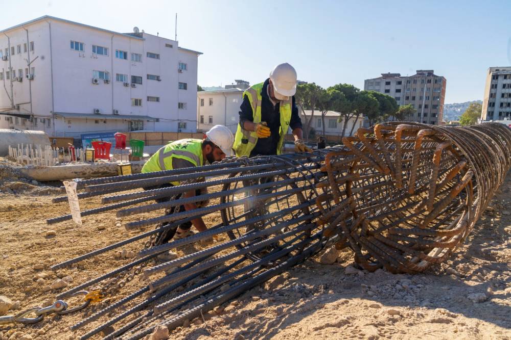 Eşrefpaşa Hastanesi ek bina inşaatı sürüyor