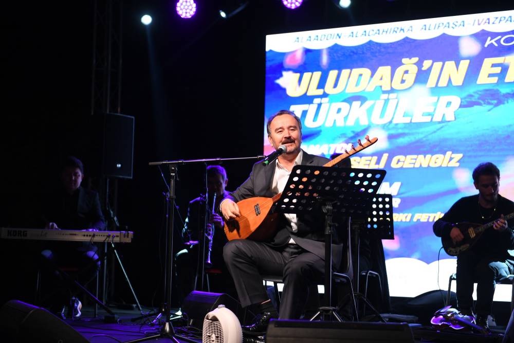 Menteşeli Cengiz, Bursa'da konser verdi