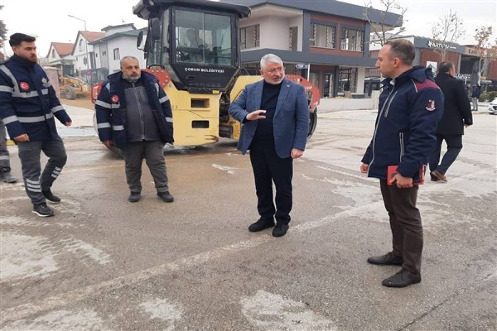 Çorum'da kaldırım ve asfalt çalışmaları sürüyor