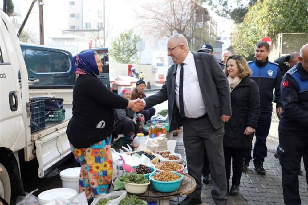 Edremit Belediye Başkanı Ertaş, esnafla bir araya geldi