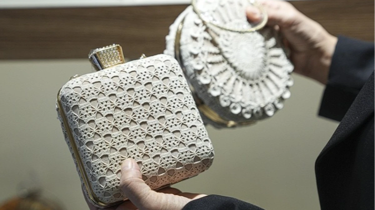 Sandıktaki &ccedil;eyizler iyiliğe d&ouml;n&uuml;ş&uuml;yor