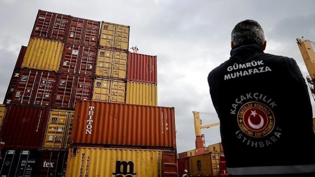 G&uuml;mr&uuml;kte sıkı denetim: 5,7 ton ka&ccedil;ak gıda maddesine el kondu