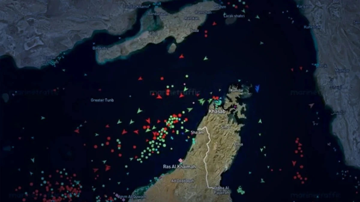 H&uuml;rm&uuml;z'de İran petrol&uuml; hareketliliği: Savaşın başından beri zirvede