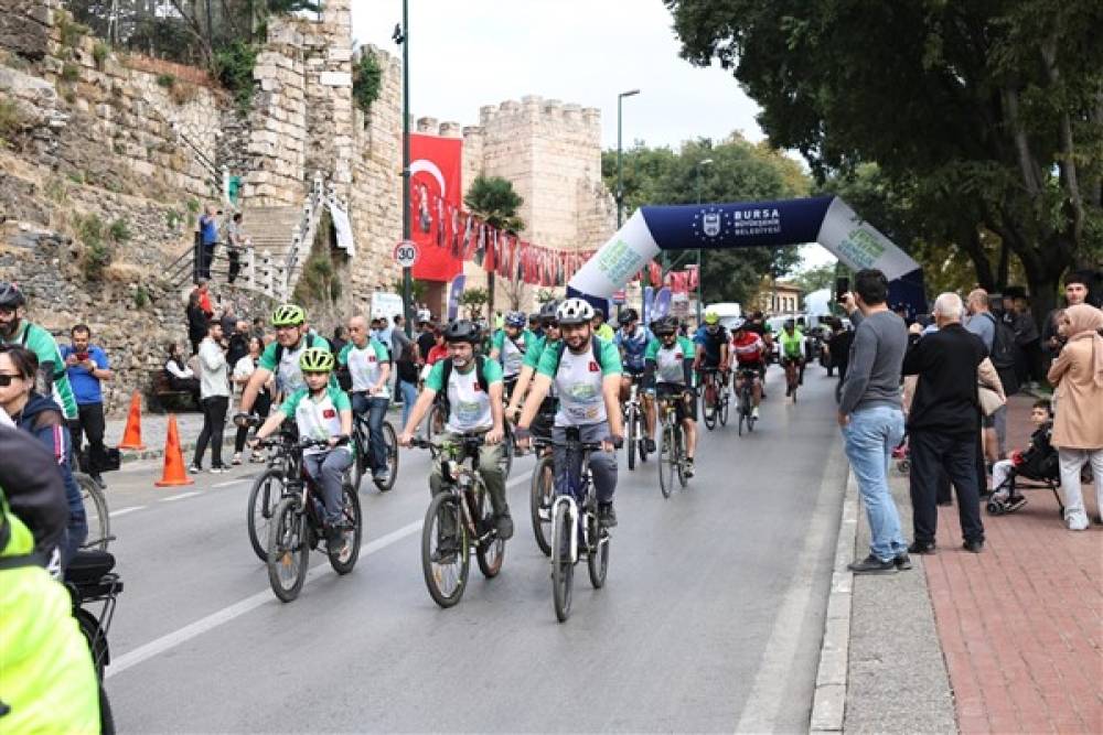 “Tophane-Nilüfer-Mudanya Bisiklet Turu” bisiklet tutkunlarını bir araya getirdi