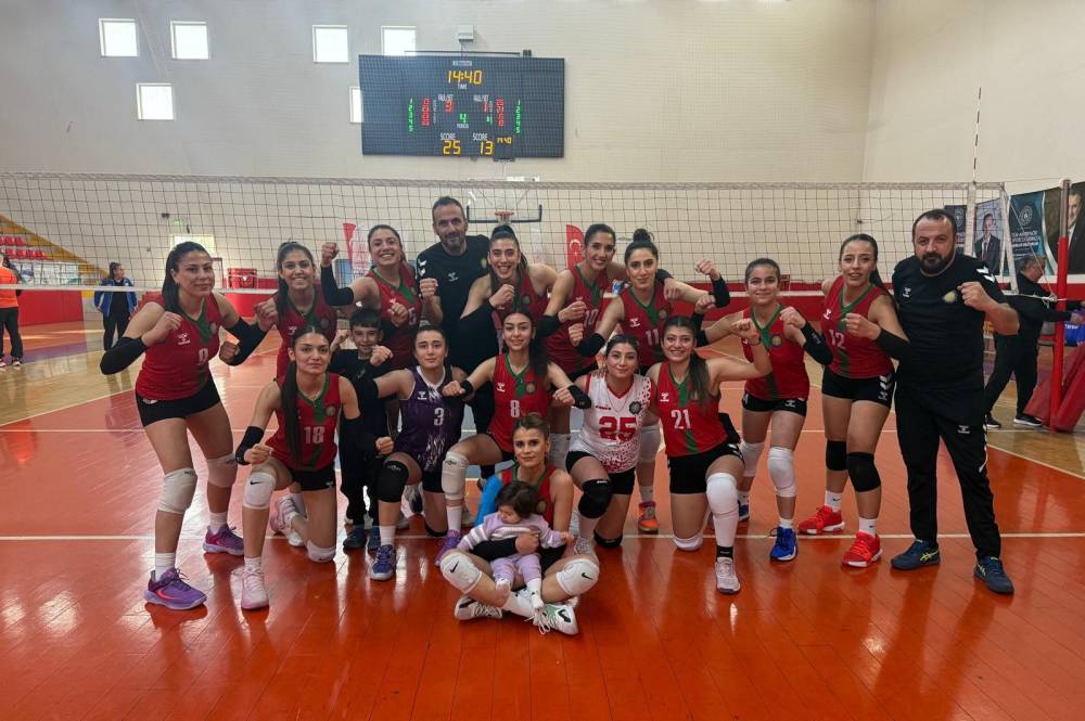 Diyarbakır Büyükşehir Belediyesi Kadın Voleybol Takımı puanını 42’ye çıkardı