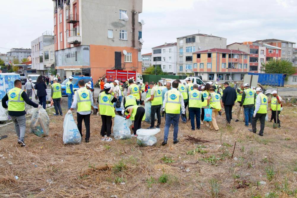 Avcılar'da temizlik hareketi başladı