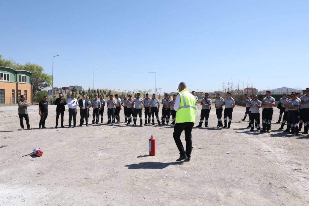 KAYMEK'in özel güvenlik personeline yangın eğitimi