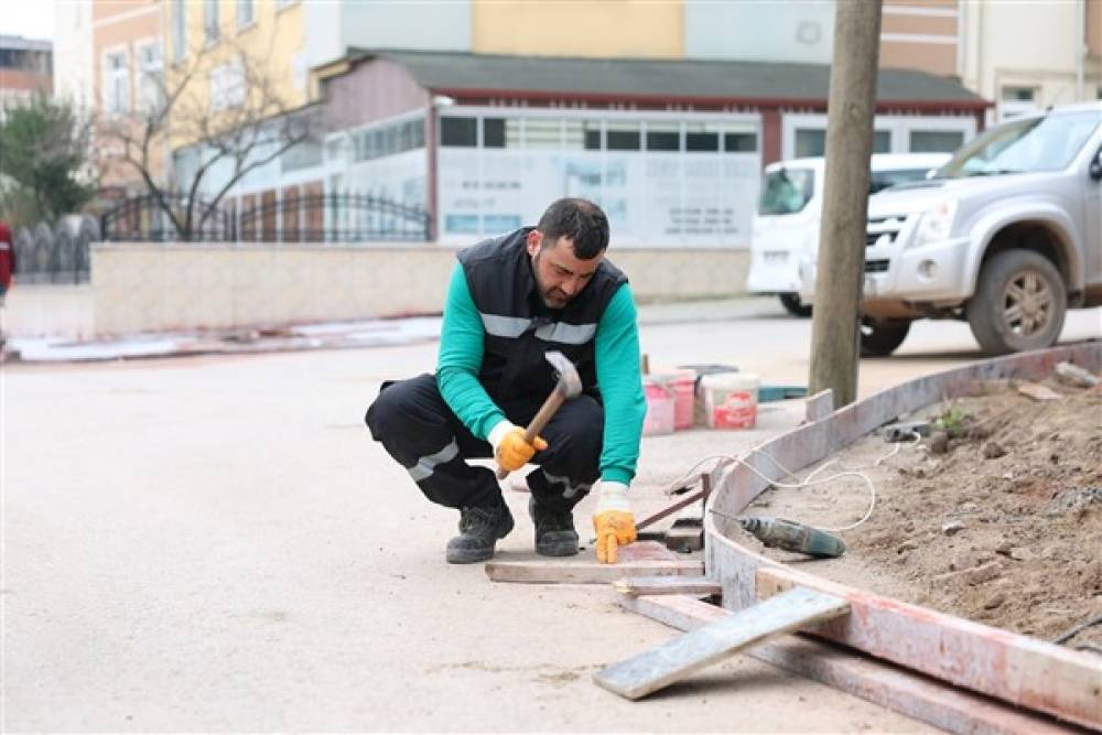 İbni Sina Mahallesi’nde aydınlatma çalışmaları devam ediyor