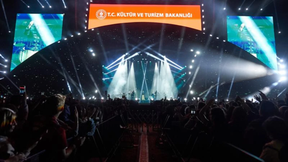 K&uuml;lt&uuml;r Yolu rotası genişliyor: 2026'da 26 şehirde k&uuml;lt&uuml;r sanat ş&ouml;leni yaşanacak