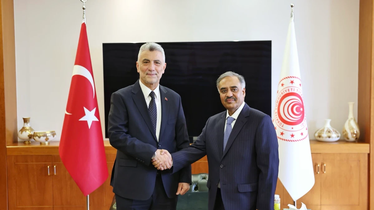 Ticaret Bakanı Bolat, D-8 Genel Sekreteri'ni kabul etti: Ekonomik iş birliği g&uuml;&ccedil;leniyor