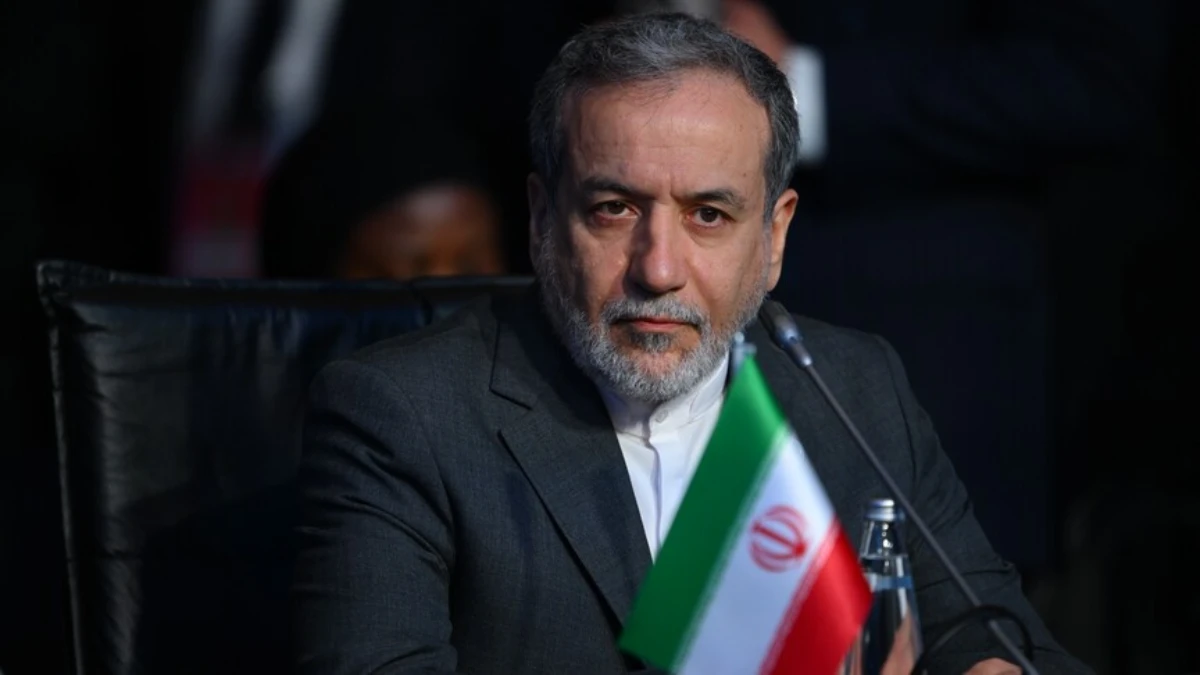 İran'dan dikkat &ccedil;eken adım: Bakan Erak&ccedil;i Pakistan, Umman ve Rusya'ya gidiyor