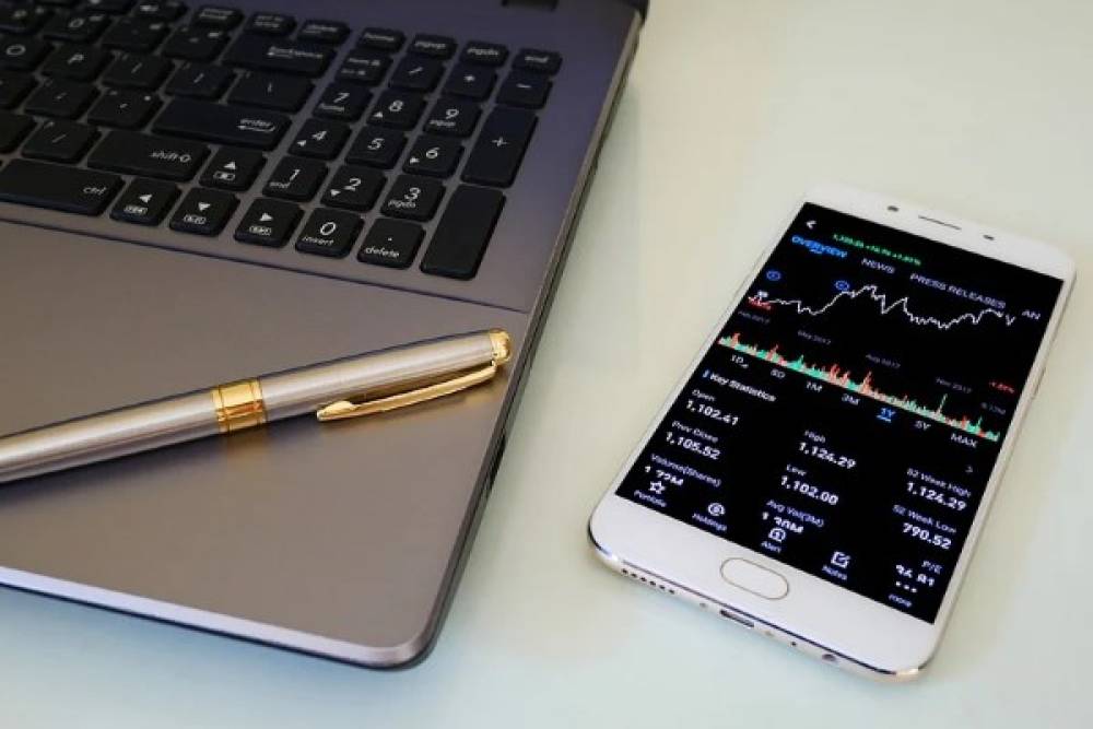 BIST 100 endeksi haftanın son işlem g&uuml;n&uuml;n&uuml; y&uuml;zde 0,82 y&uuml;kselişle tamamladı