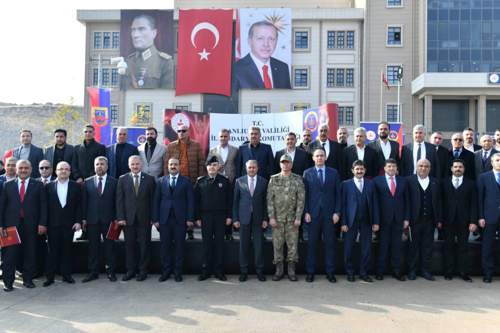 Şanlıurfa'da iş insanlarının destekleriyle sağlanan araçlar Jandarmaya teslim edildi