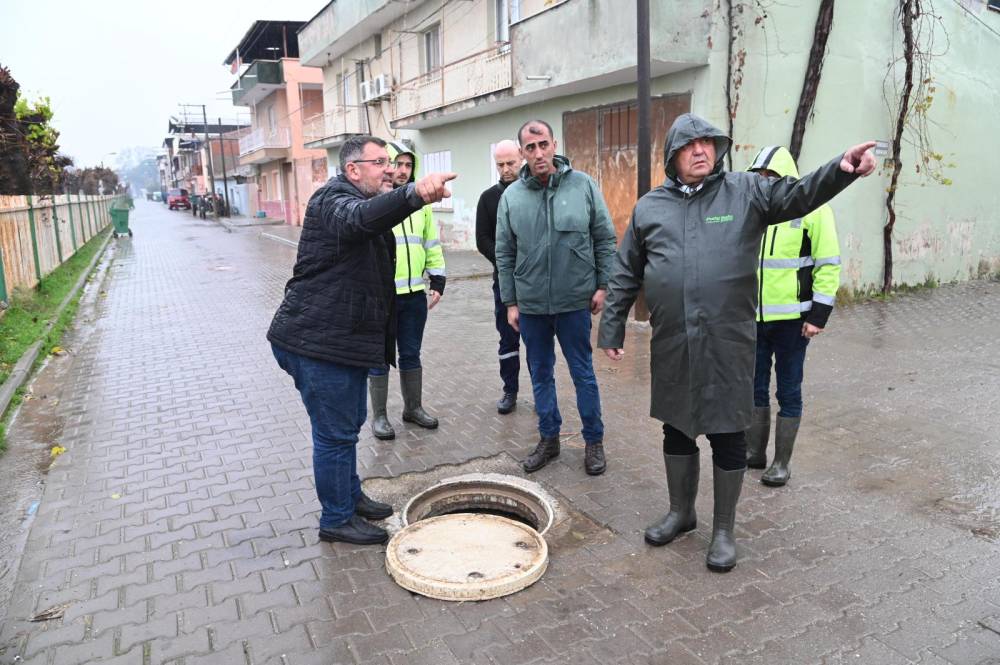 Manisa Büyükşehir Belediyesi ve MASKİ ekipleri şiddetli yağışa karşı sahada