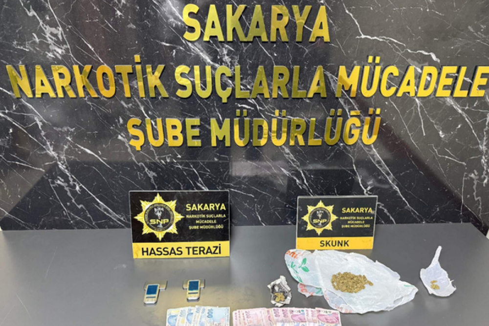 Sakarya&rsquo;da uyuşturucu satışı operasyonunda 3 ş&uuml;pheli yakalandı