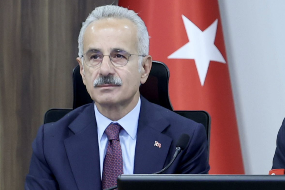 Bakan Uraloğlu: Antalya-Alanya Otoyolu'nda y&uuml;zde 30 fiziki ilerleme sağlandı