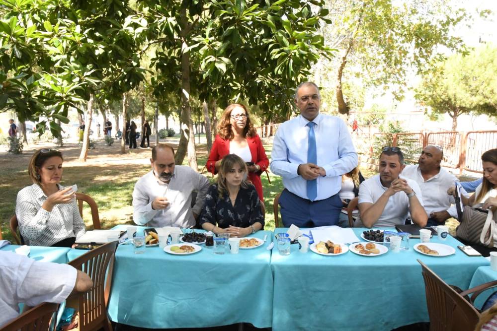 Karabağlar’ın sorunlarına hızlı çözüm için “SAHA” ekipleri iş başında