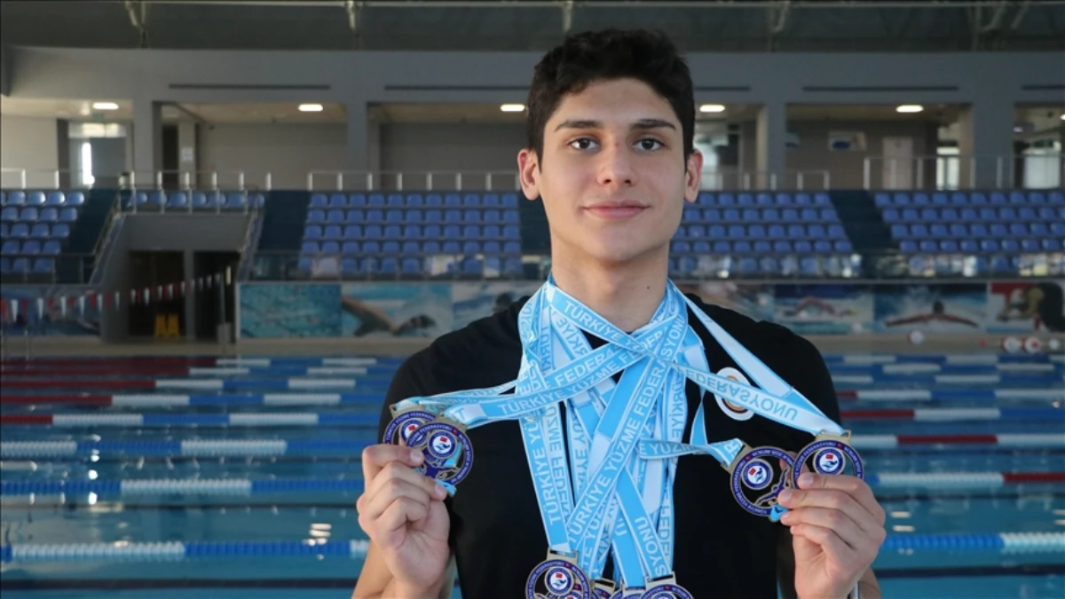 Ağabeyine &ouml;zenip başladığı y&uuml;zmede madalyalar kazandı