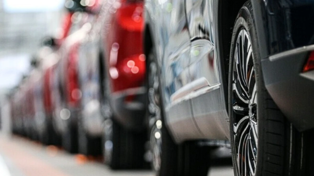 K&uuml;resel belirsizlik otomotivde etkisini artırdı: Talep ve maliyet dengesi bozuldu