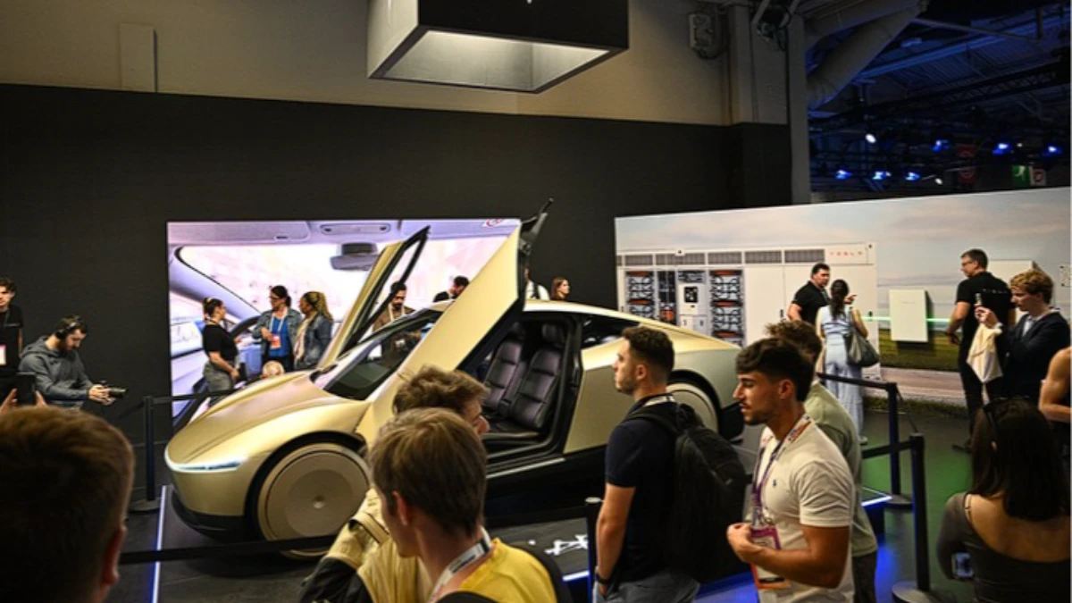 Direksiyon yok pedal yok: Tesla Cybercab seri &uuml;retime ge&ccedil;ti