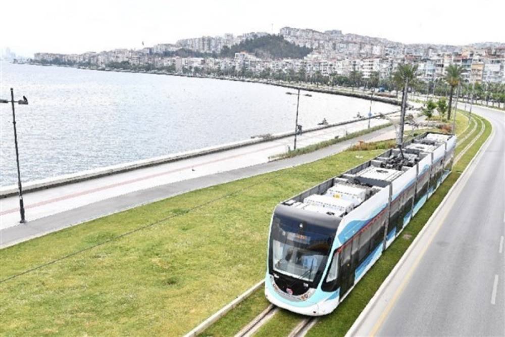 İzmir'de 29 Ekim'de ulaşım yüzde 50 indirimli olacak