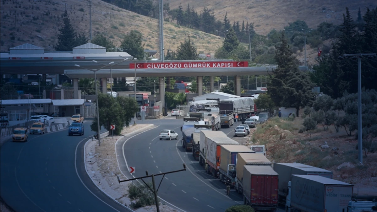 Yeni d&ouml;nemde ticari ilişkiler de yeni bir boyuta taşındı: T&uuml;rkiye'nin Suriye'ye ihracatı y&uuml;zde 69,6 arttı