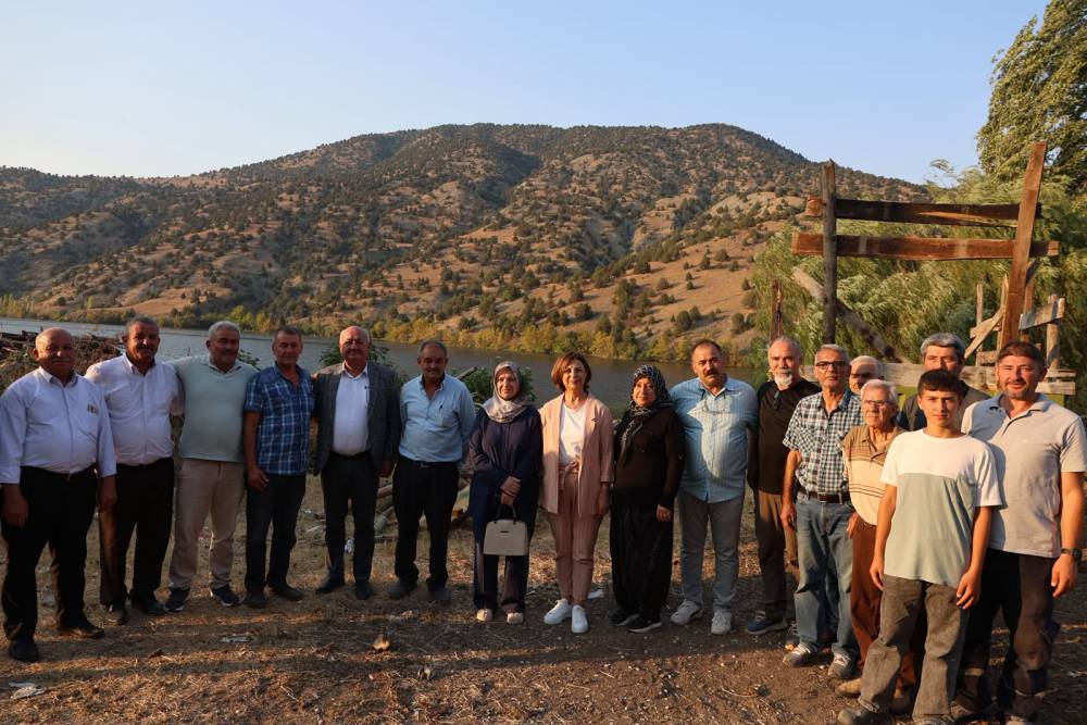 Başkan &Uuml;nl&uuml;ce&rsquo;den şehit Zeynel G&uuml;lgen&rsquo;in ailesine ziyaret