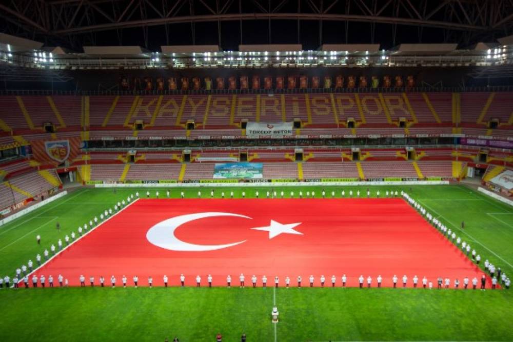 Galatasaray ve Fenerbah&ccedil;e&rsquo;nin rakipleri belli oldu