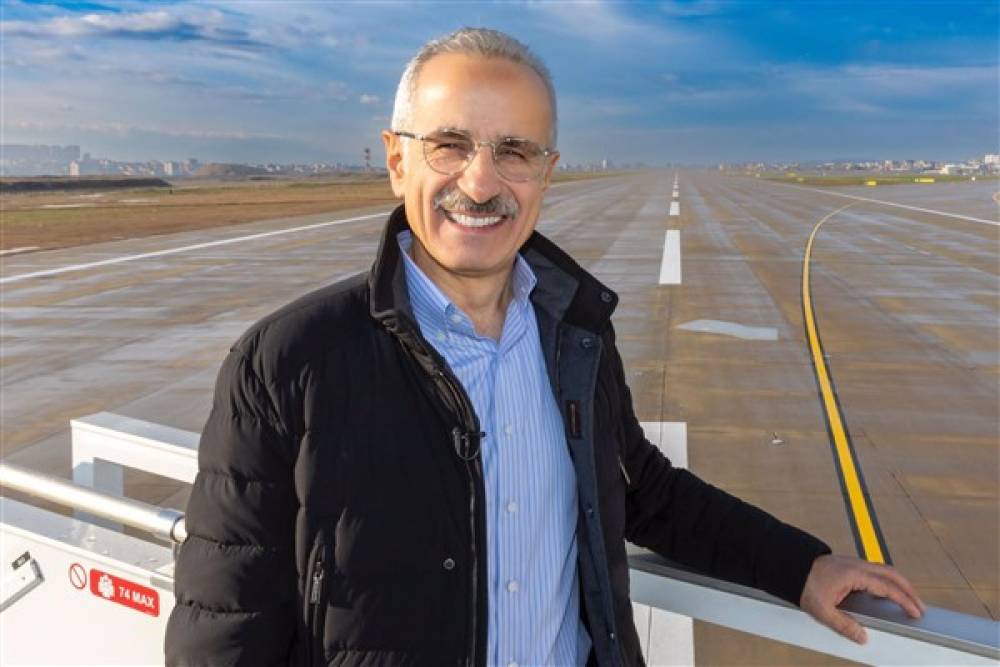 Uraloğlu: Balıkesir'i 701 kilometre bölünmüş yolla tanıştırdık