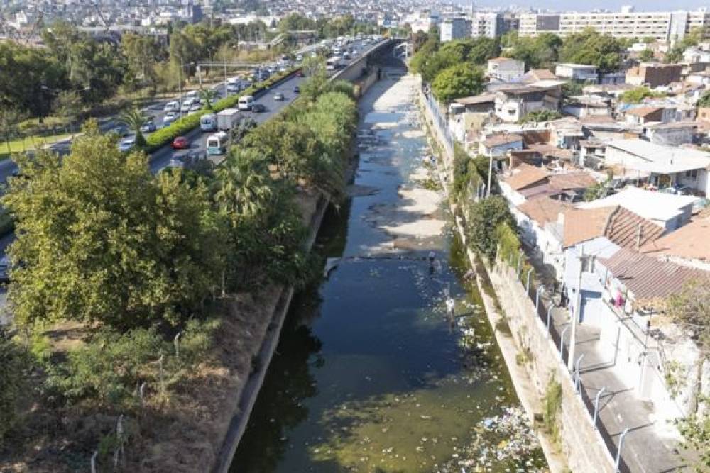 İzmir&rsquo;de derelerden 233 bin ton atık &ccedil;ıkarıldı