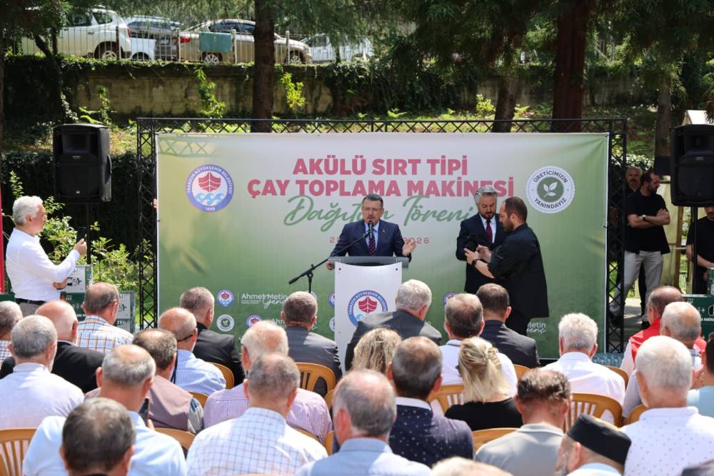 Trabzon B&uuml;y&uuml;kşehir Belediyesi&rsquo;nden Of&rsquo;taki &ccedil;ay &uuml;reticilerine makine desteği