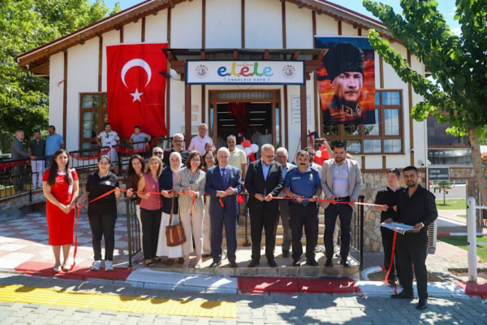 Uşak&rsquo;ta El Ele Kafe hizmete a&ccedil;ıldı