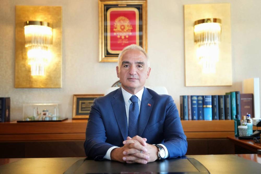 Bakan Ersoy&rsquo;un a&ccedil;tığı 5 kuruşluk tazminat davasında Salıcı&rsquo;ya &ouml;deme kararı