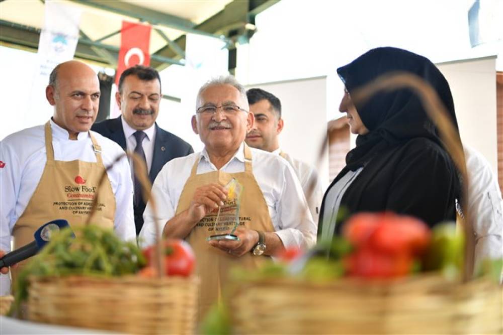 Başkan Büyükkılıç: Gastronomi Günleri'nde 1 ton sucuk döner ile bir ilke imza atıyoruz