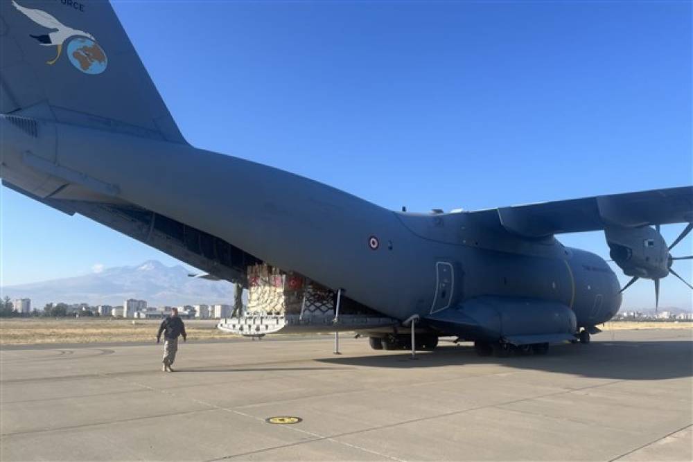 Gazze'ye gıda yardımı taşıyan uçak Ürdün'e ulaştı