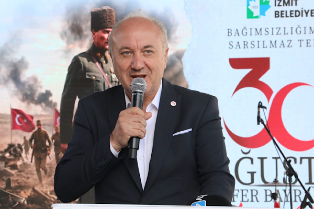 H&uuml;rriyet&rsquo;in 30 Ağustos mesajı İzmitlilerle paylaşıldı