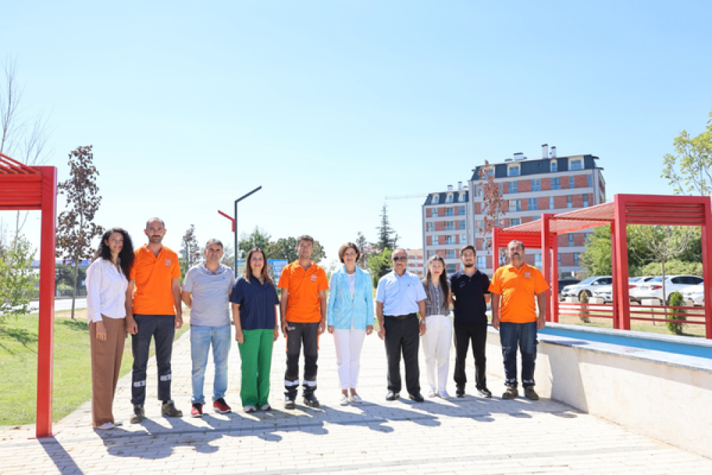 G&uuml;ndoğdu'daki kentsel d&ouml;n&uuml;ş&uuml;m yeşil alanlarla g&uuml;&ccedil;leniyor