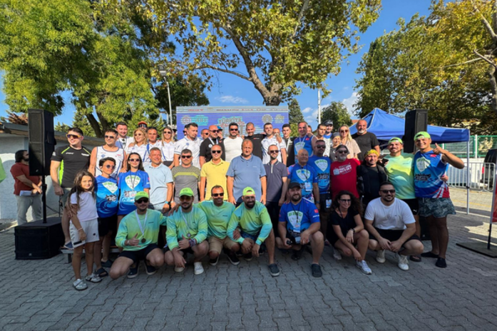 İznik G&ouml;l&uuml;&rsquo;nde motosurf ve sujeti heyecanı