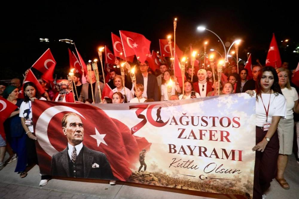 Menderes&rsquo;te 30 Ağustos Zafer Bayramı iki g&uuml;nl&uuml;k programla kutlandı