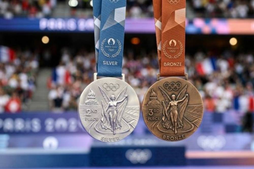 T&uuml;rkiye&rsquo;ye, atletizm 4x100 metre bayrak yarışlarında iki madalya 