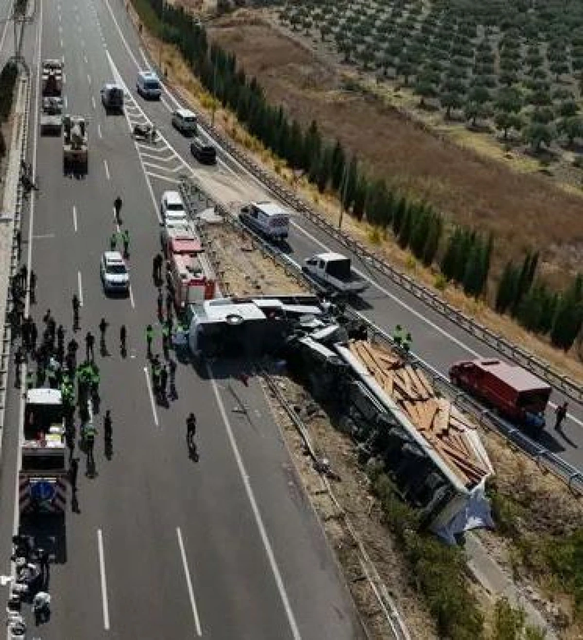 Manisa&rsquo;daki 11 &ouml;l&uuml;ml&uuml; kazada iki s&uuml;r&uuml;c&uuml; tutuklandı