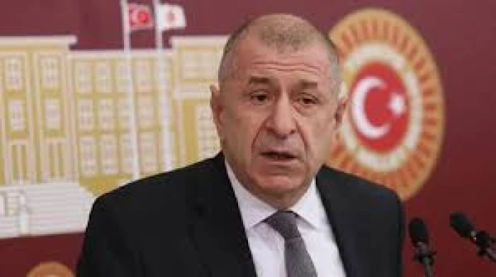 Zafer Partisi Genel Başkanı &Uuml;mit &Ouml;zdağ Cumhurbaşkanı&rsquo; na  Hakaret Su&ccedil;laması ile yargılanmaya başladı